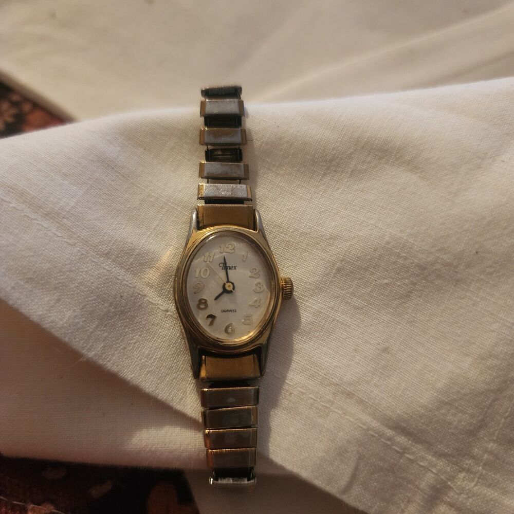 Vintage Ladies Timex Quartz Watch Stretch Band Gold Tone